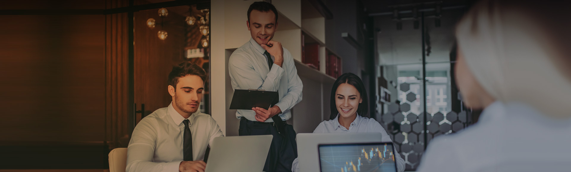 开诚务实，，，，，，，，为投资者创造久远价值